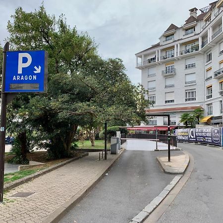 Quartier Du Chateau, Superbe Appartement Avec Parking 波城 外观 照片