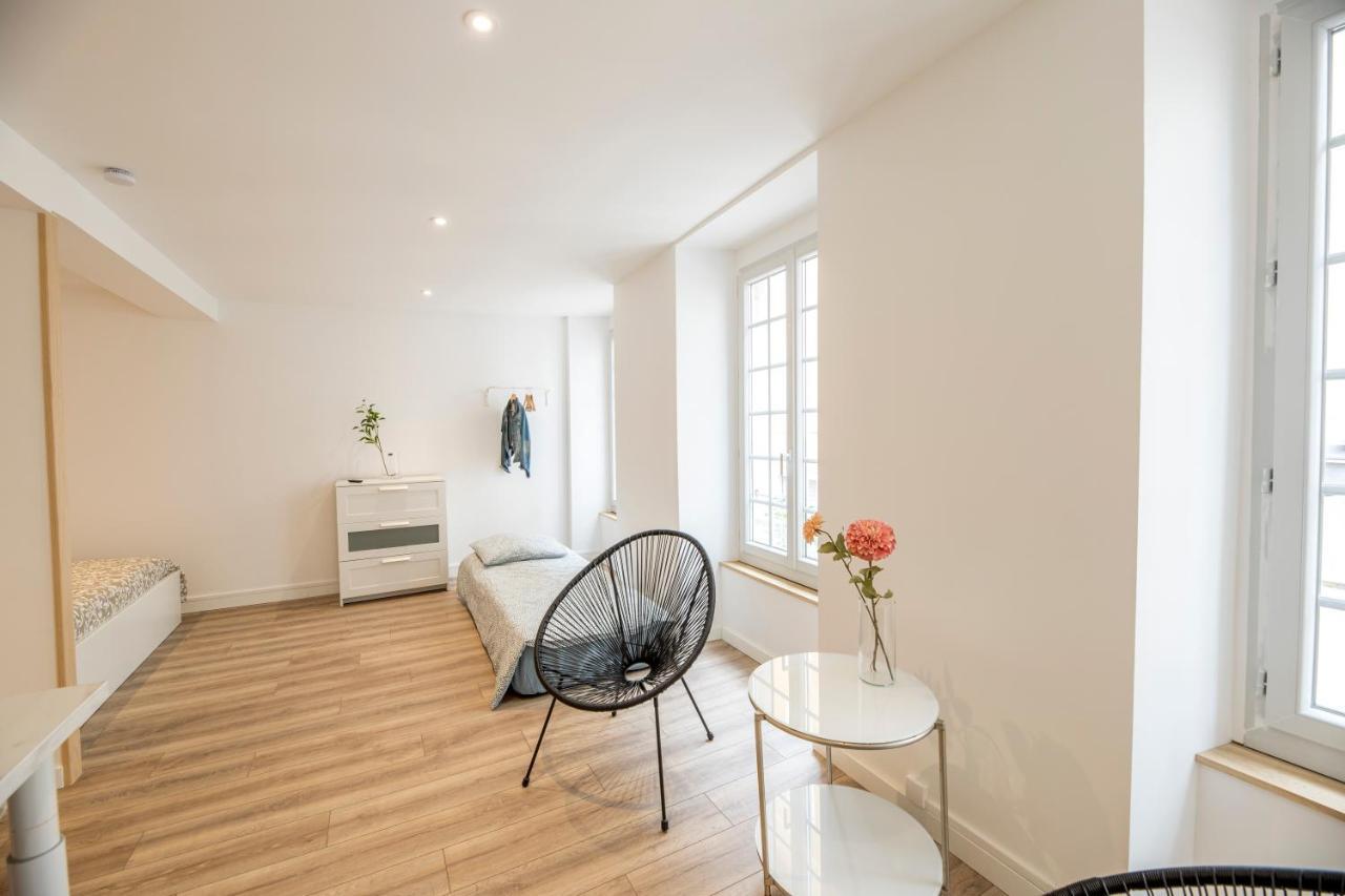 Quartier Du Chateau, Superbe Appartement Avec Parking 波城 外观 照片