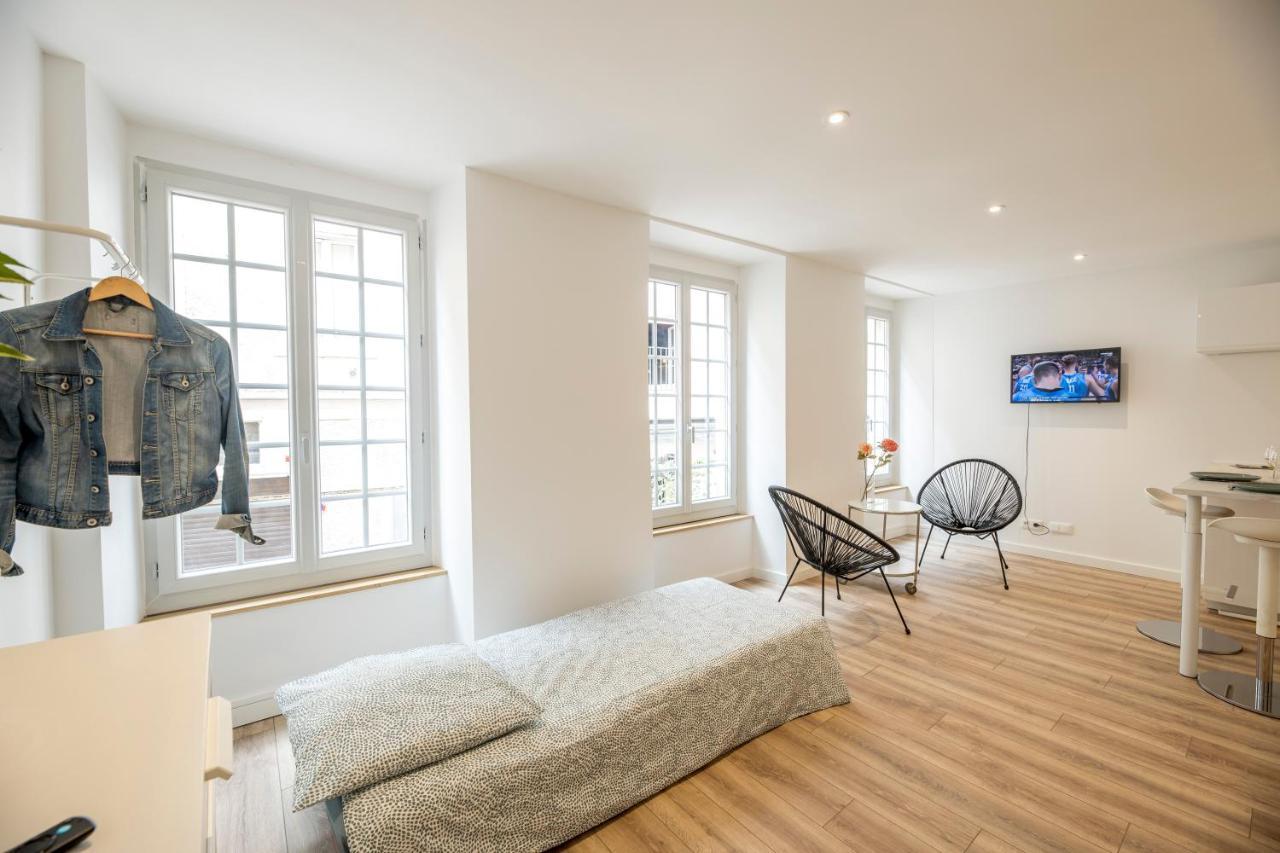 Quartier Du Chateau, Superbe Appartement Avec Parking 波城 外观 照片