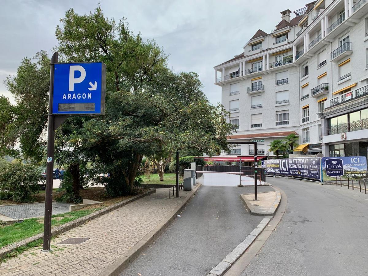 Quartier Du Chateau, Superbe Appartement Avec Parking 波城 外观 照片